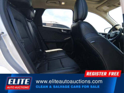 2020 Ford Escape Titanium