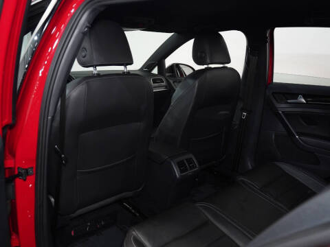 2016 Volkswagen Golf R 4Motion