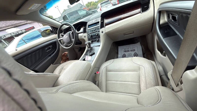 2011 Ford Taurus SEL