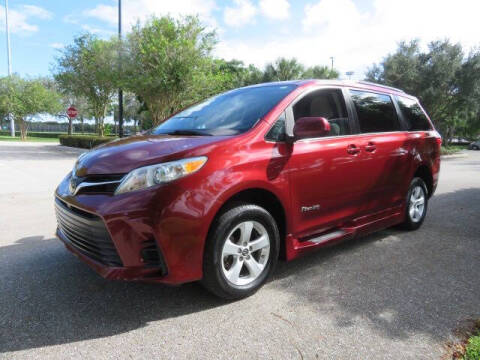 2020 Toyota Sienna LE Mobility 7-Passenger