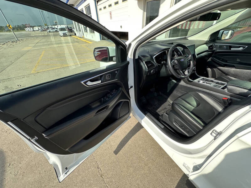 2021 Ford Edge Titanium