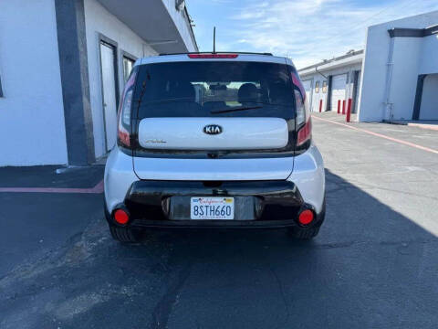 2016 Kia Soul +