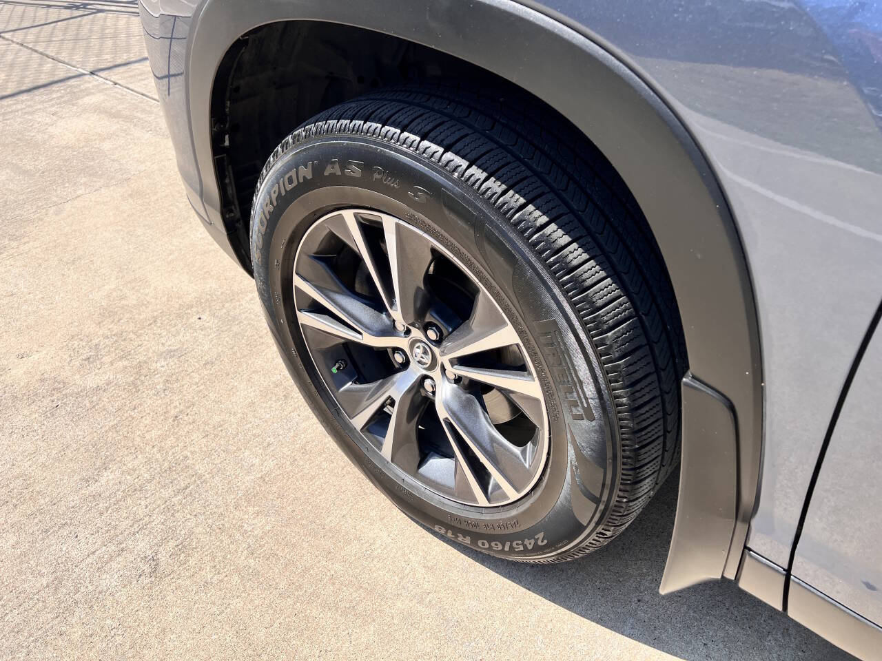 Used Car 2019 Toyota Highlander  Le 4dr Suv (2.7l I4) For Sale Under $20,000 In Austin, Texas