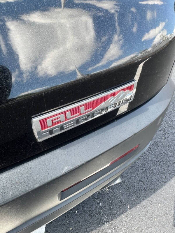 2017 GMC Acadia SLE-2