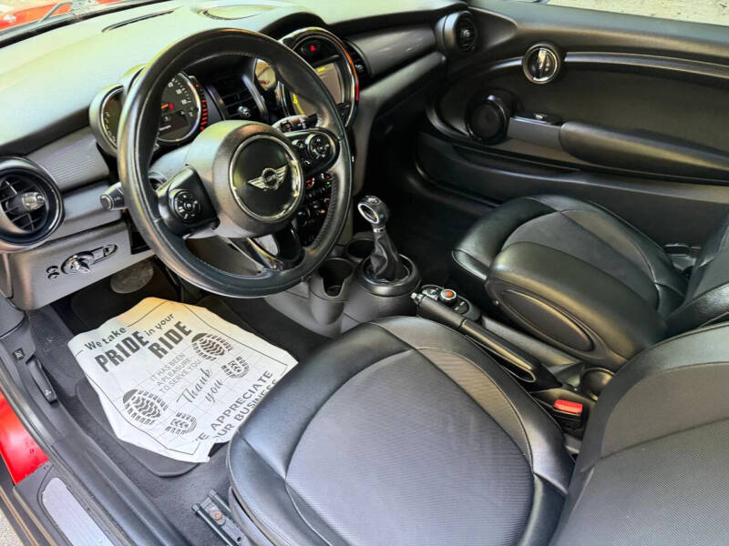 2017 MINI Hardtop 2 Door Cooper