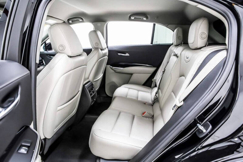 2023 Cadillac XT4 Premium Luxury