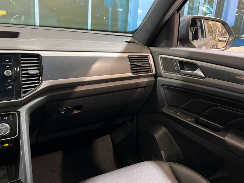 2020 Volkswagen Atlas Cross Sport V6 SEL R-Line 4Motion