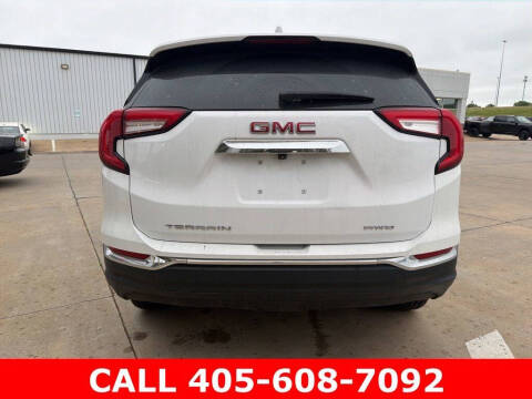 2024 GMC Terrain SLT