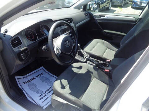 2016 Volkswagen Golf TSI SE