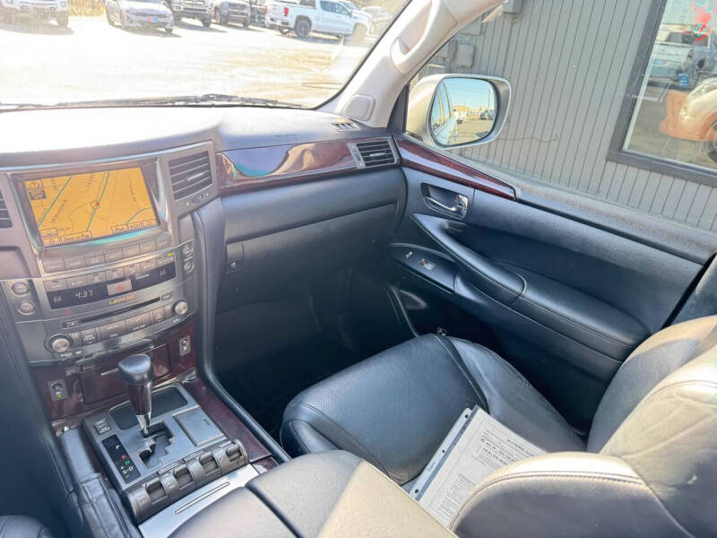 2011 Lexus LX 570