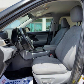 2023 Toyota Highlander LE