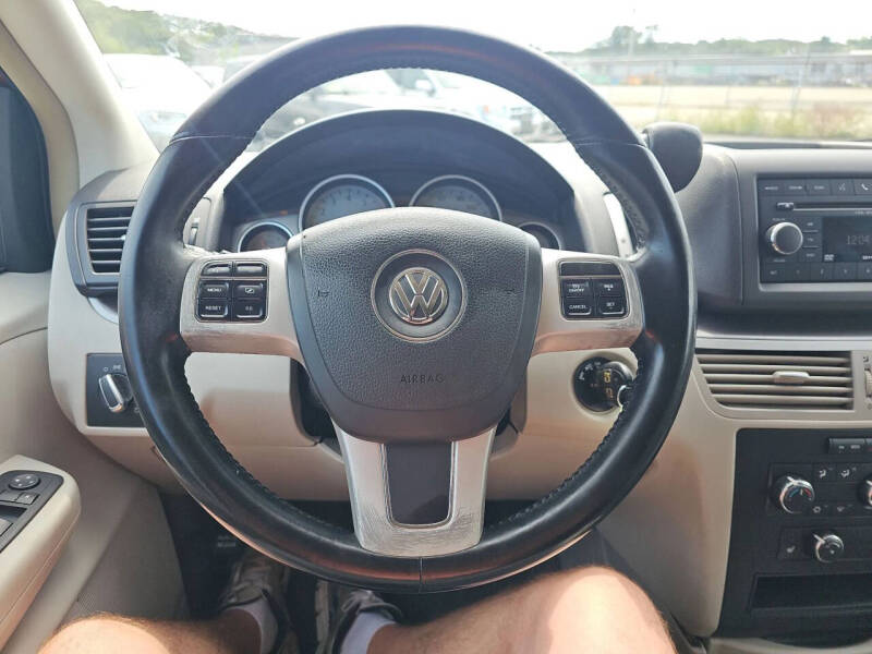 2011 Volkswagen Routan