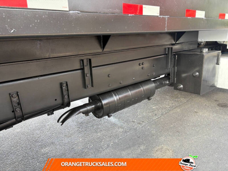 2015 Freightliner M2 106