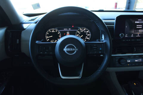 2025 Nissan Pathfinder SV