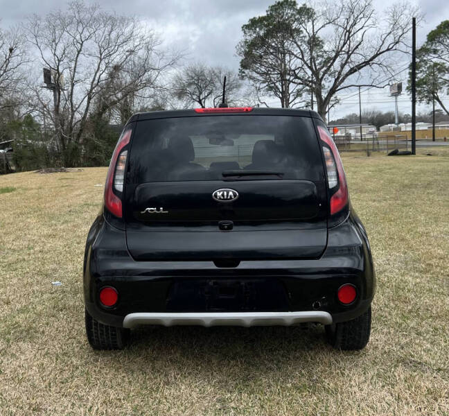 2019 Kia Soul +