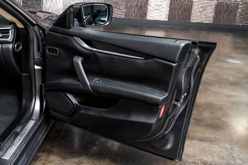 2016 Maserati Ghibli