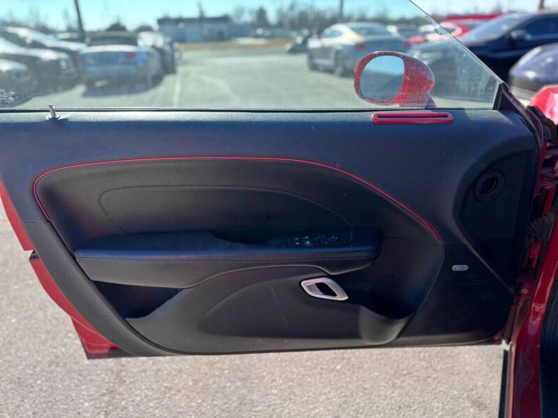 2015 Dodge Challenger SXT Plus