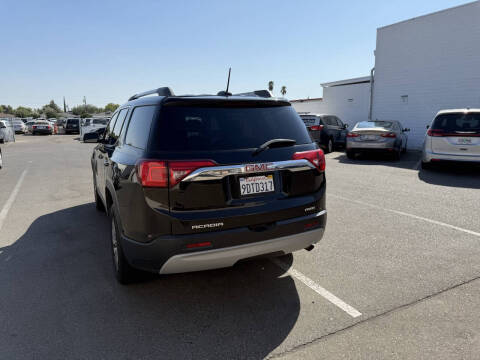 2017 GMC Acadia SLE-2