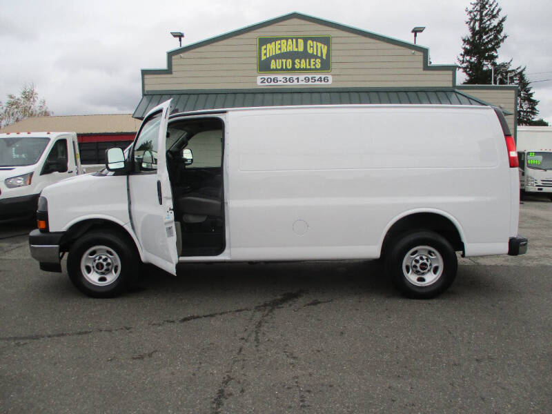 2022 GMC Savana 2500