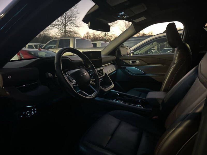 2025 Ford Explorer Platinum