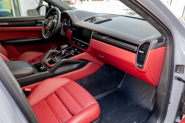 2023 Porsche Cayenne 30