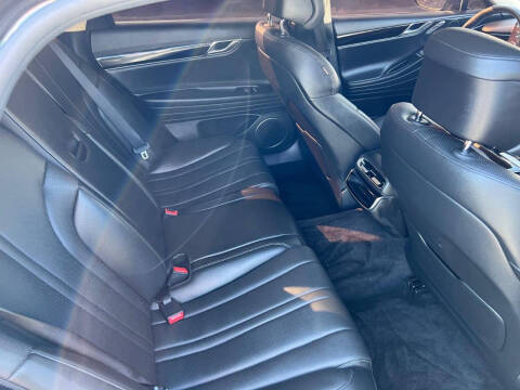 2025 Genesis G80 2.5T