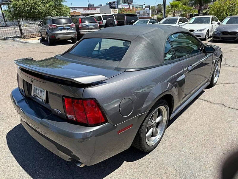 2004 Ford Mustang GT Deluxe