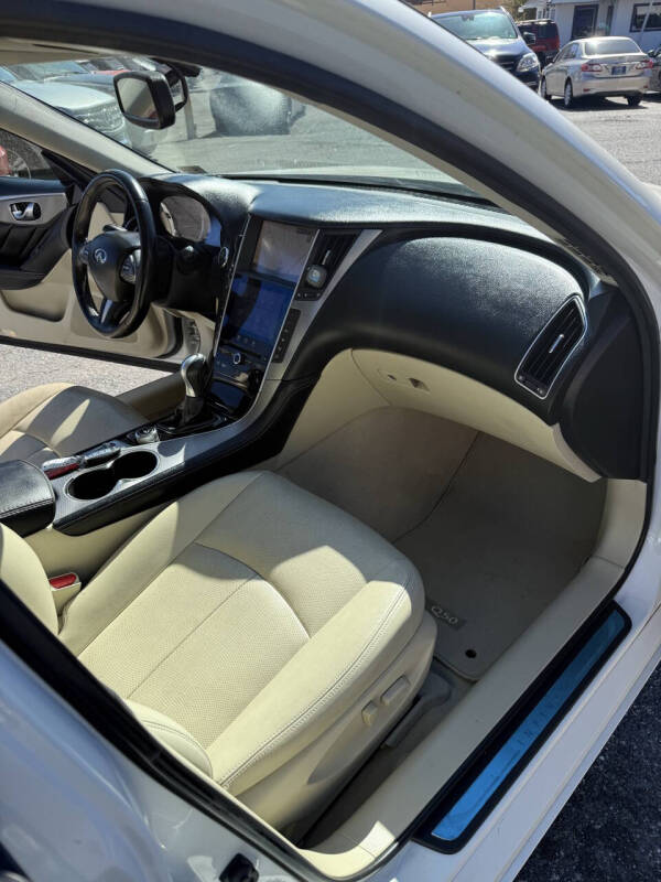 2015 Infiniti Q50 Hybrid Premium