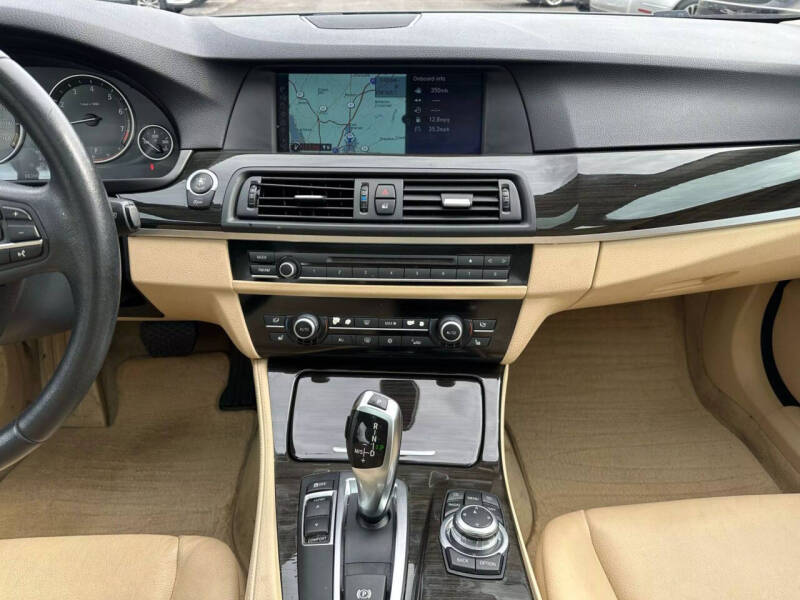 2012 BMW 5 Series 528i