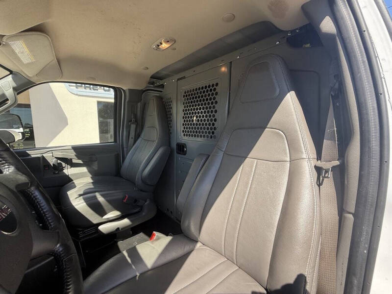 2023 GMC Savana 2500