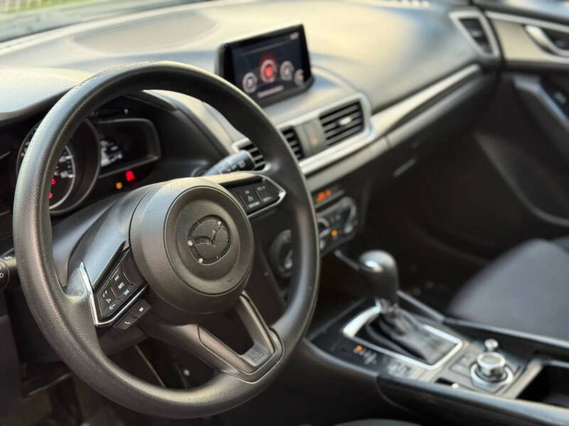 2017 Mazda MAZDA3 Sport