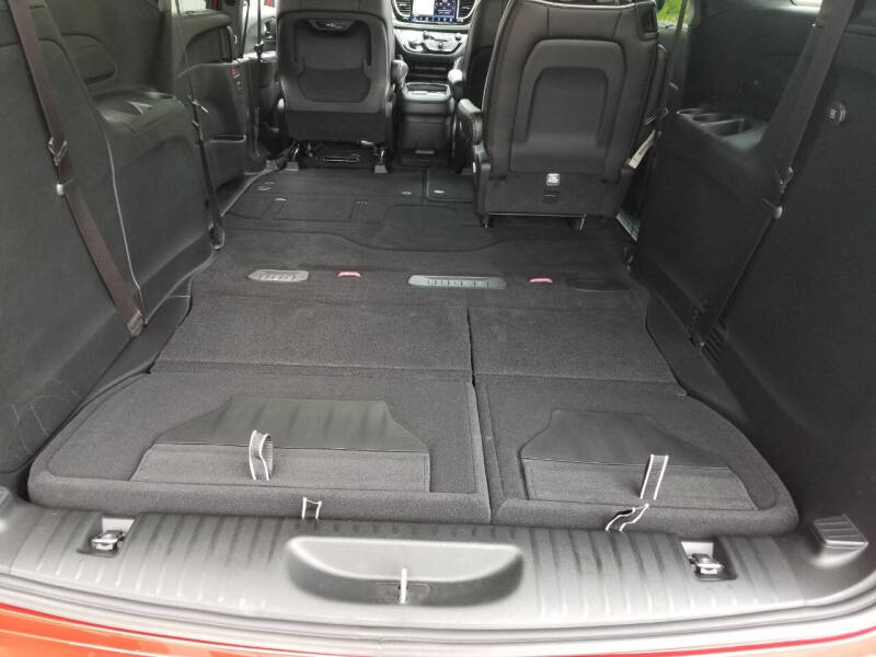 2027 Chrysler Pacifica Limited
