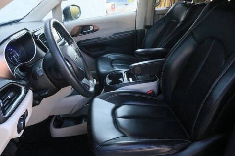 2020 Chrysler Voyager LXi