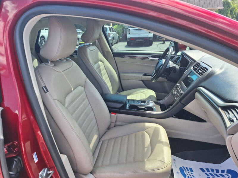 2017 Ford Fusion SE - Photo 10