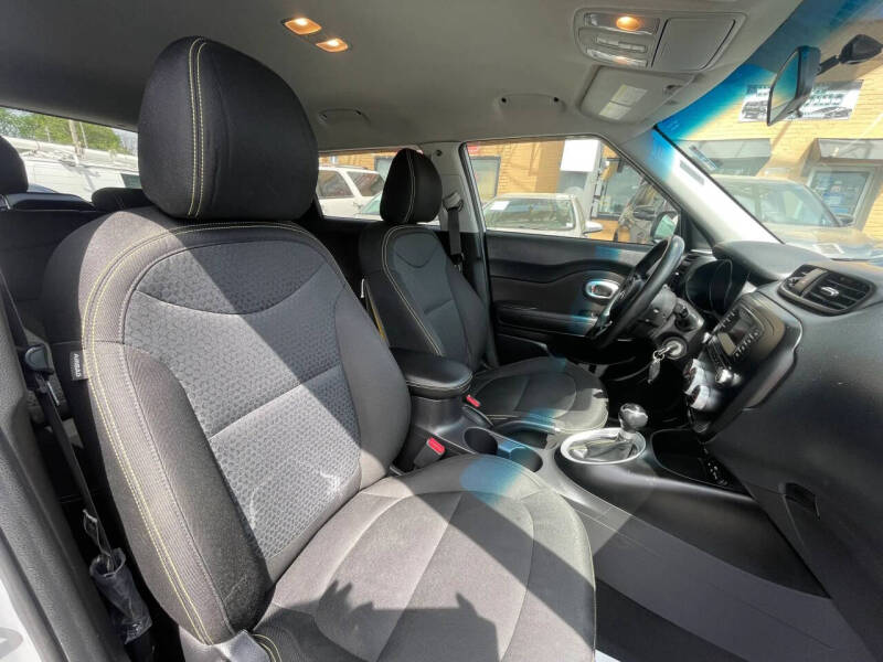 2016 Kia Soul +