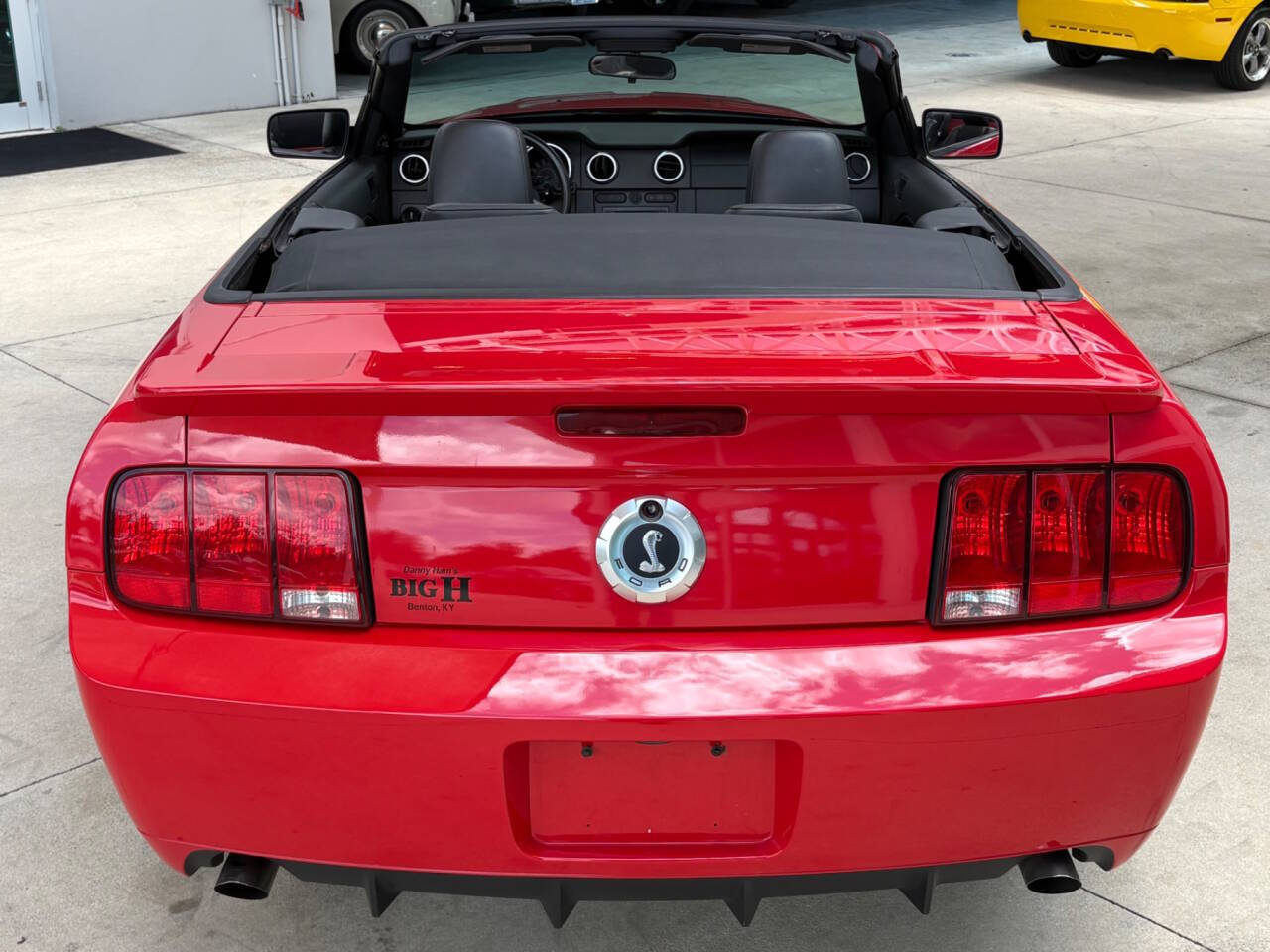 2006 Ford Mustang 16