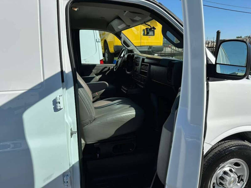 2022 Chevrolet Express 2500