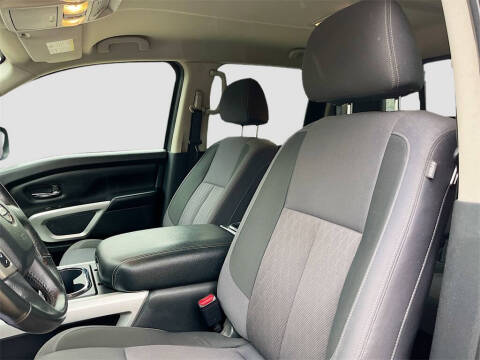 2021 Nissan Titan SV