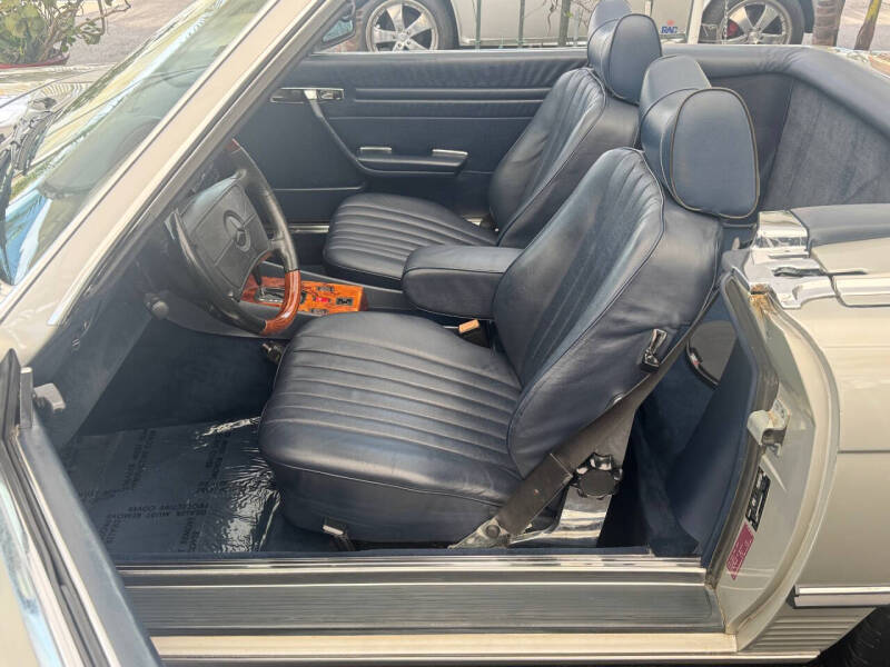 1986 Mercedes-Benz 560-Class 560 SL