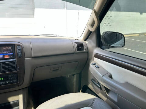 2004 Ford Explorer Eddie Bauer