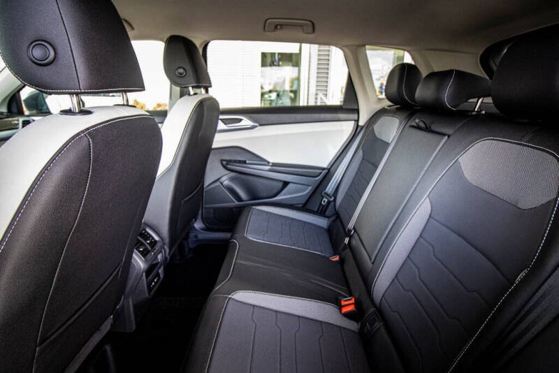 2026 Volkswagen Taos SE