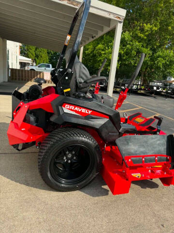 2025 Gravely PRO TURN 672 72"
