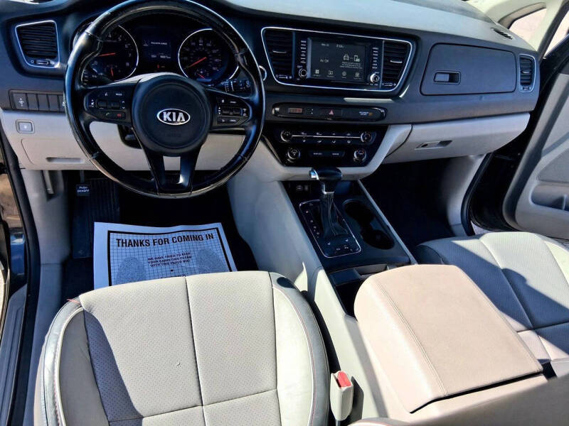 2017 Kia Sedona LX
