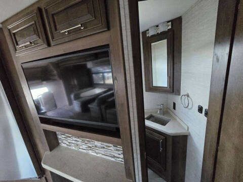 2021 Freightliner S2RV Chassis