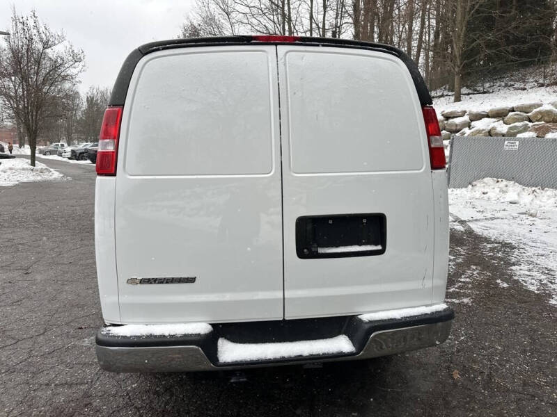 2021 Chevrolet Express 2500