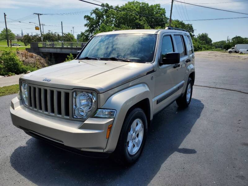 2011 Jeep Liberty for sale at GLASS CITY AUTO CENTER in Lancaster OH
