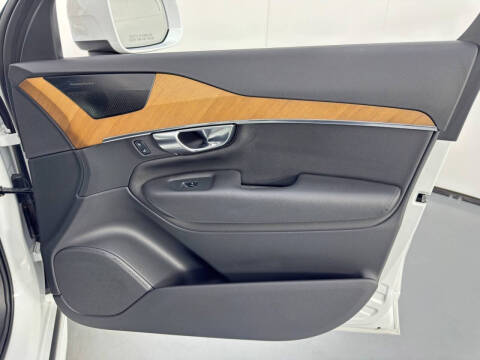 2022 Volvo XC90 Recharge T8 Inscription Expression 6P