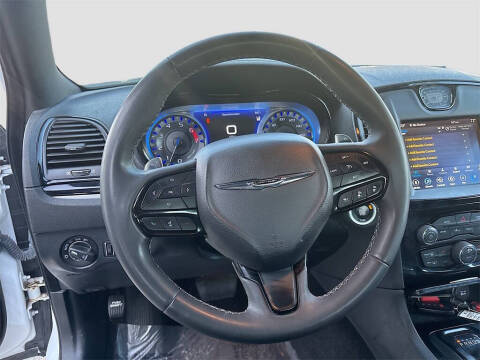 2023 Chrysler 300 S V8