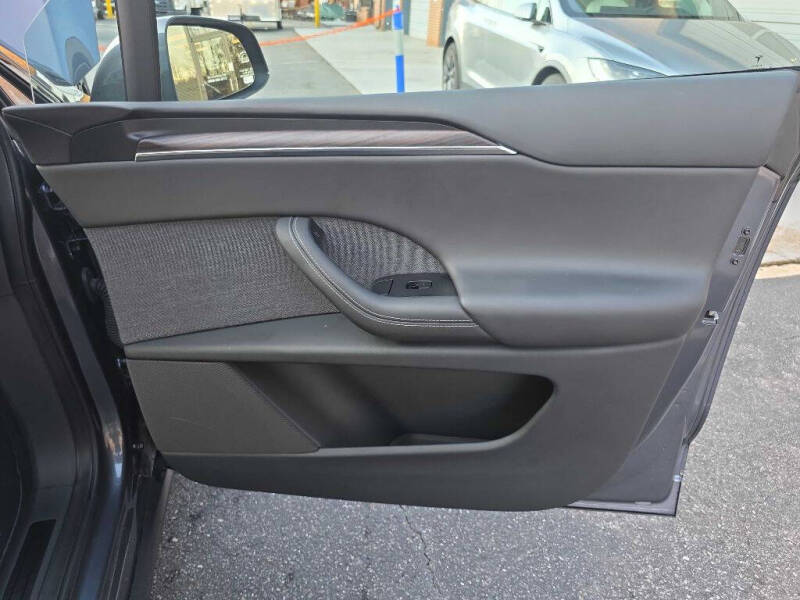 2023 Tesla Model X Standard Range