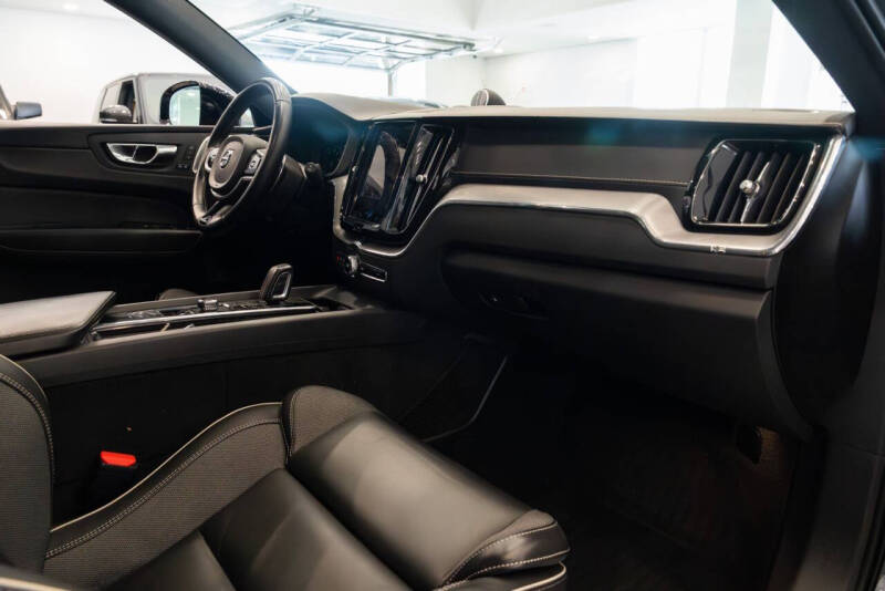2021 Volvo XC60 Recharge T8 Polestar Engineered